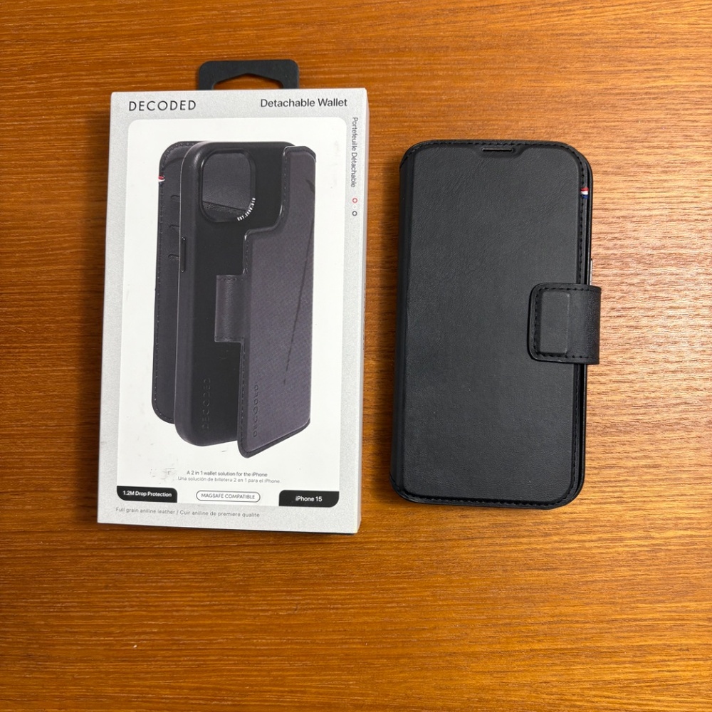Black DECODED iPhone 15 Detachable Wallet Case